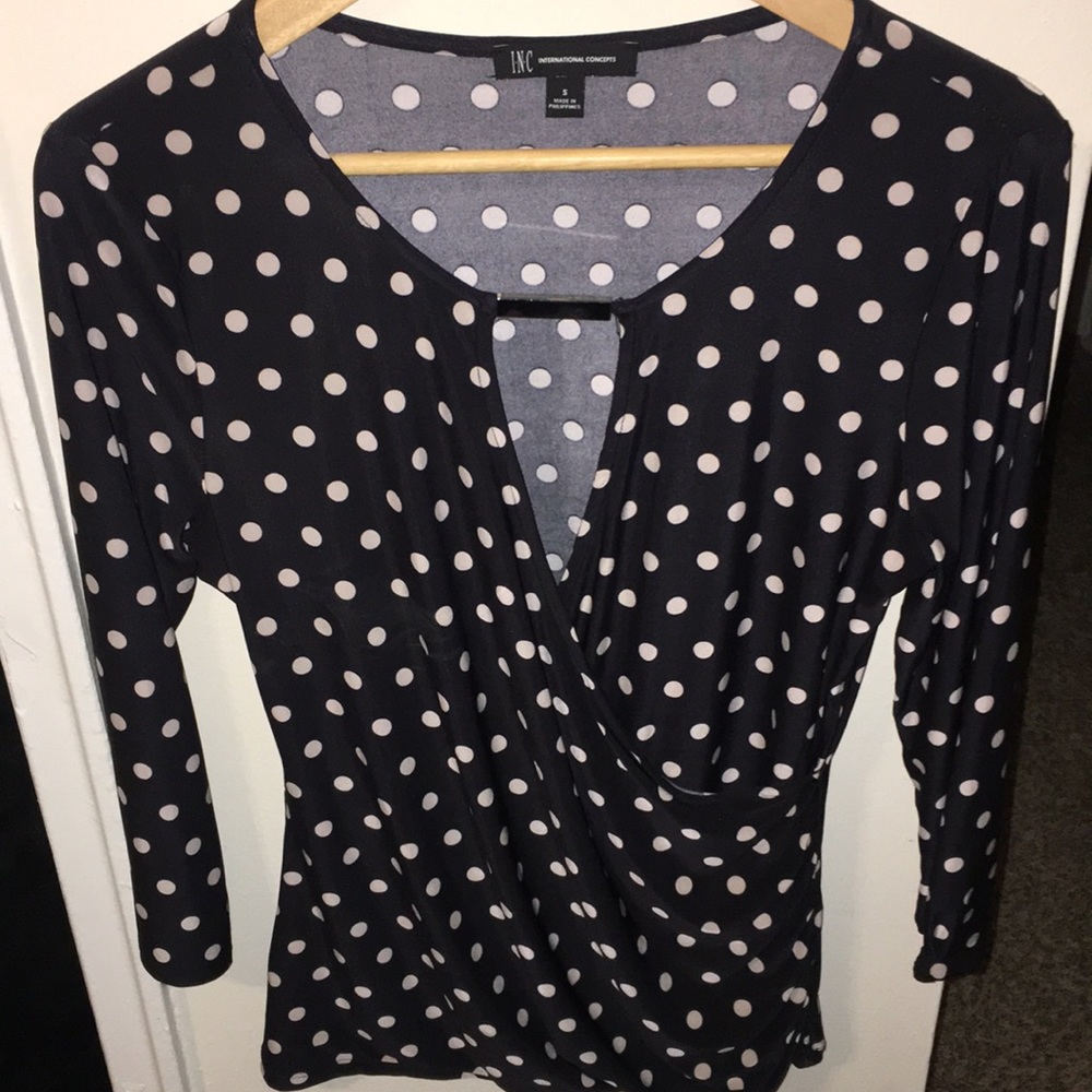Polka-dotted black and white blouse w/ Detail